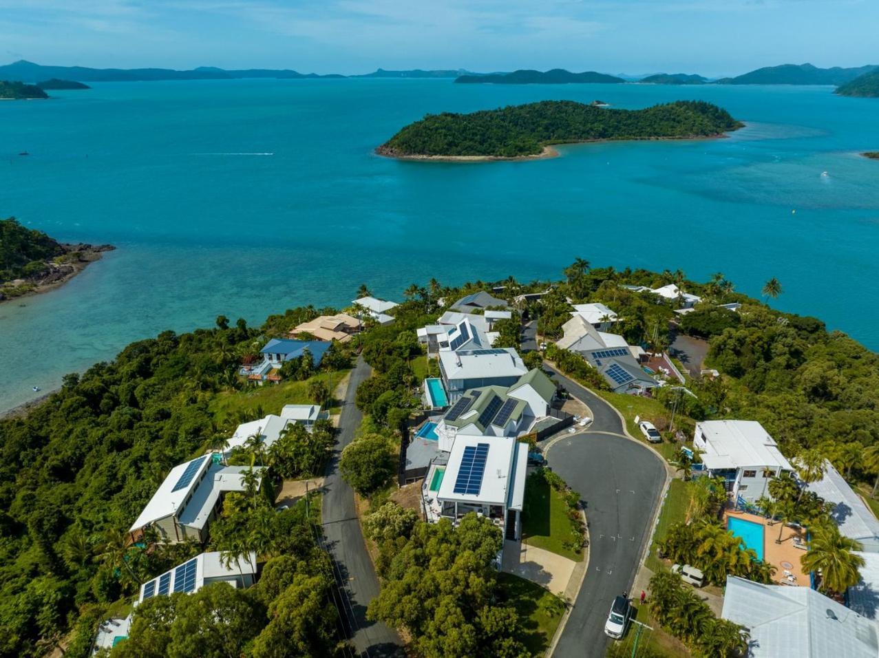 Panorama At Shute Harbour Villa Exterior photo