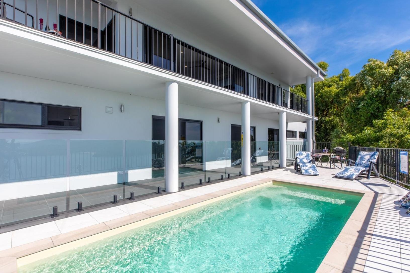 Panorama At Shute Harbour Villa Exterior photo