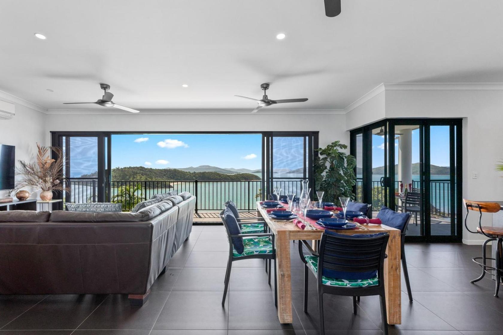 Panorama At Shute Harbour Villa Exterior photo