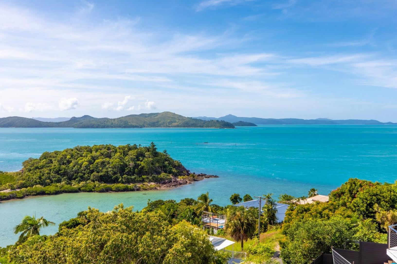 Panorama At Shute Harbour Villa Exterior photo