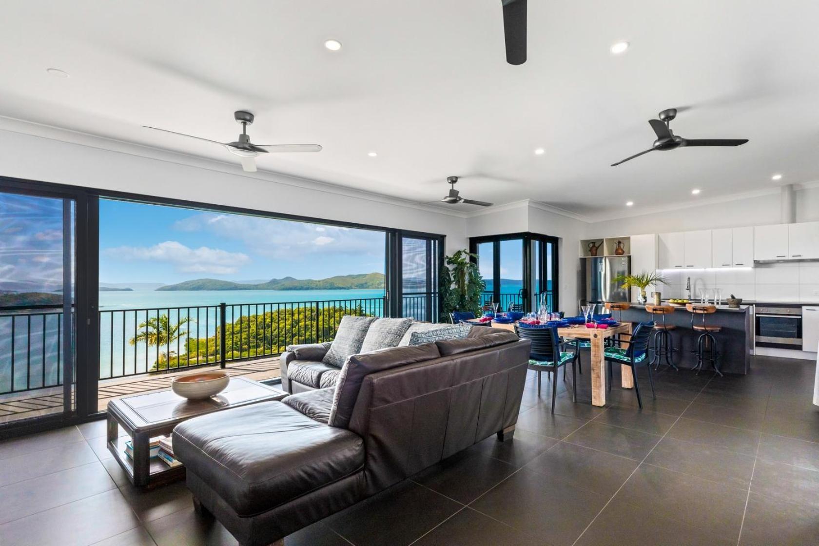 Panorama At Shute Harbour Villa Exterior photo